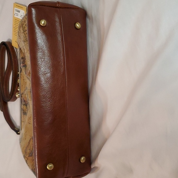 Patricia Nash European Map Elsworth - Picture 5 of 17